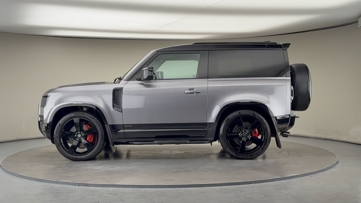 Land Rover Defender 90 Image 15