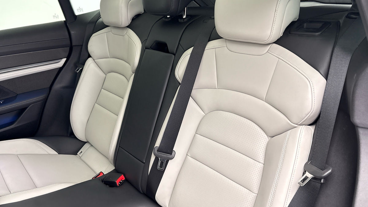 Porsche Taycan Image 8