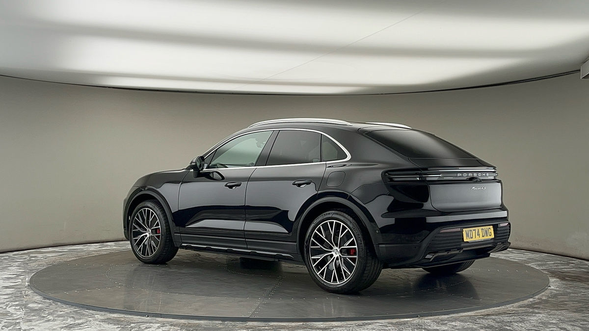More views of Porsche Macan