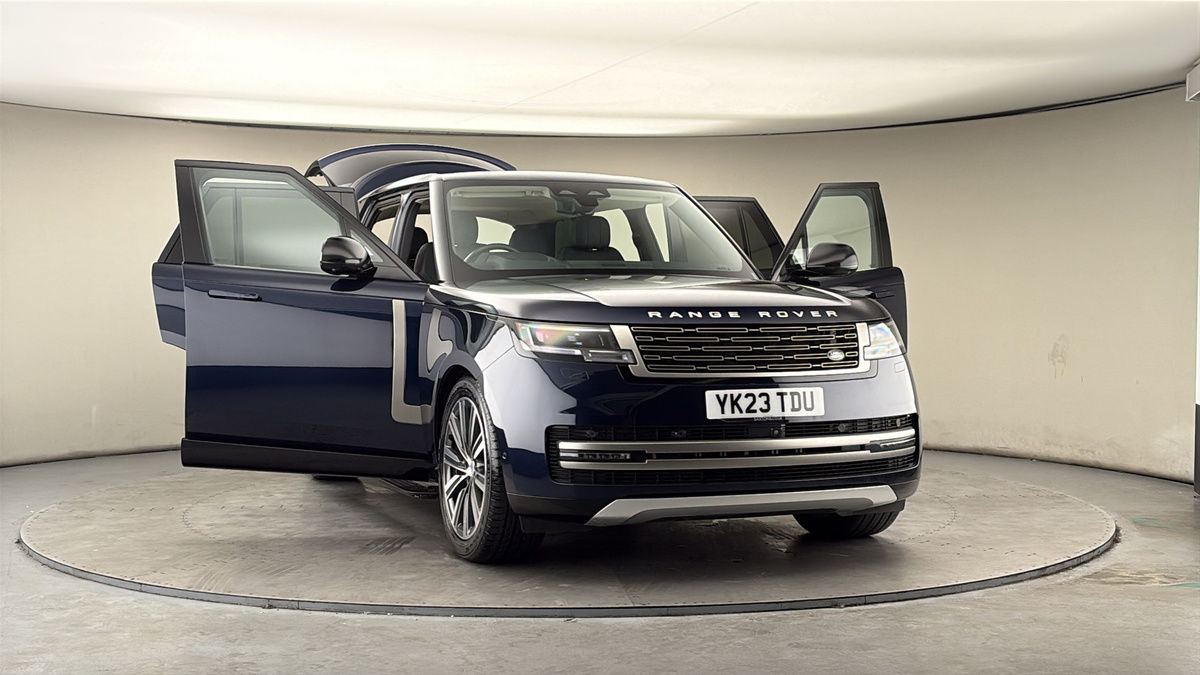 More views of Land Rover Range Rover