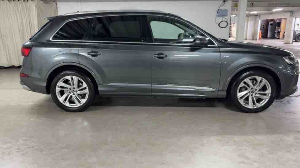 More views of Audi Q7