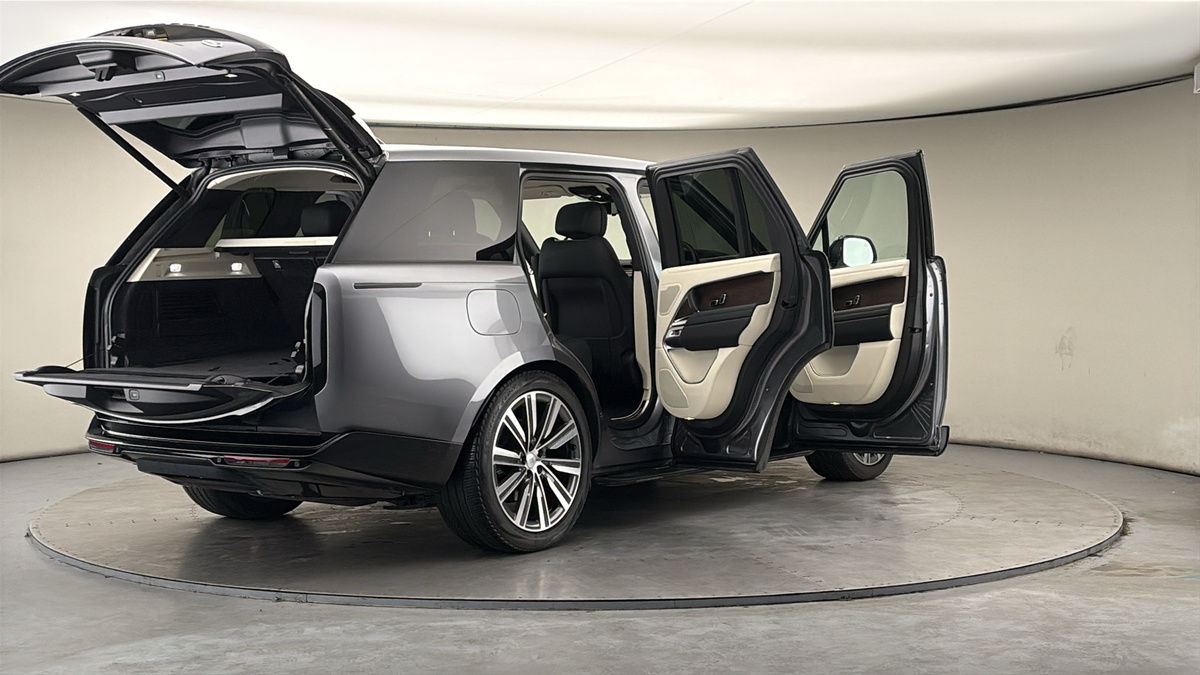 More views of Land Rover Range Rover