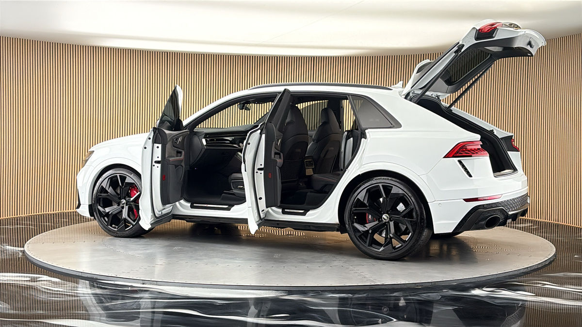 More views of Audi RSQ8