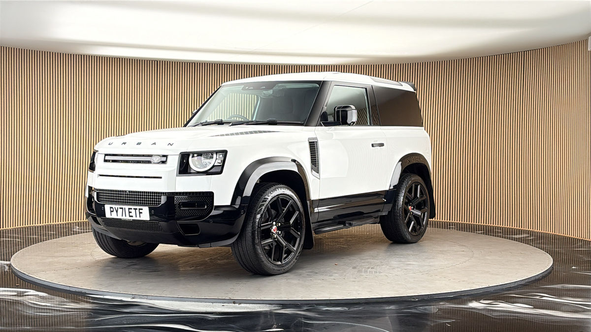 More views of Land Rover Defender 90