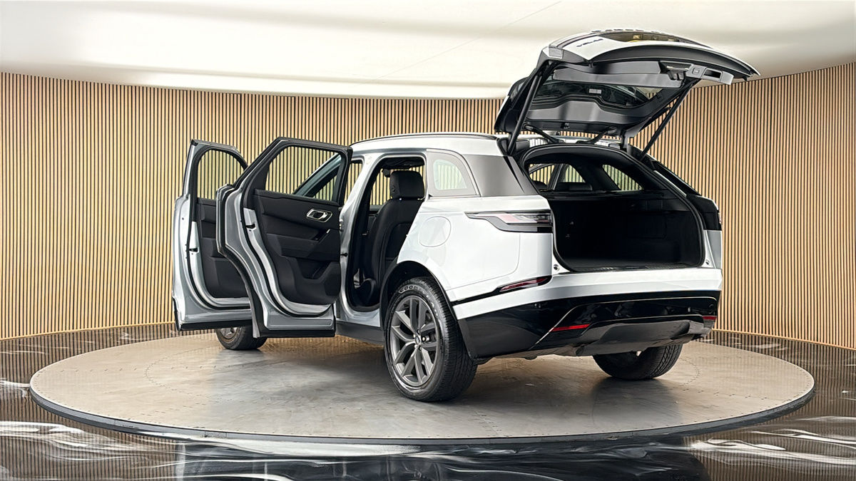 Land Rover Range Rover Velar Image 23