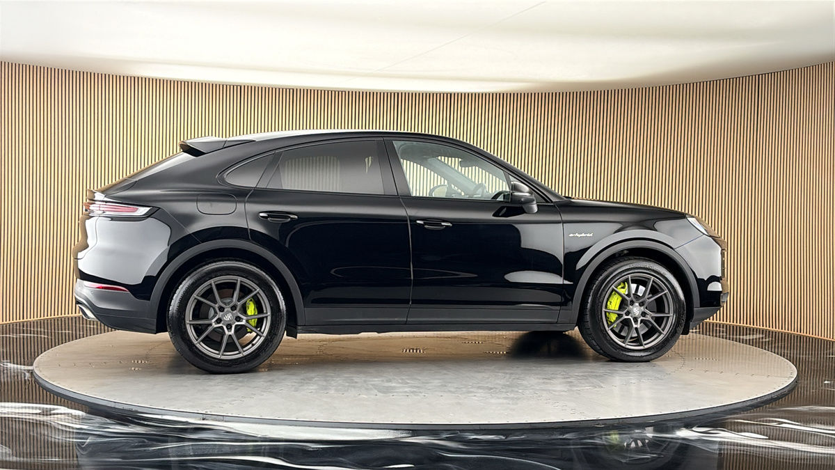 More views of Porsche Cayenne