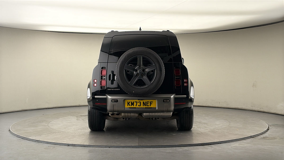 Land Rover Defender 110 Image 4