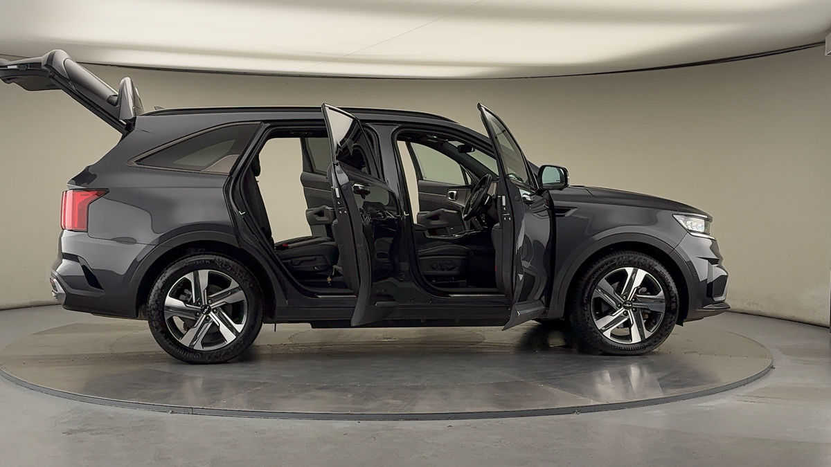 More views of Kia Sorento