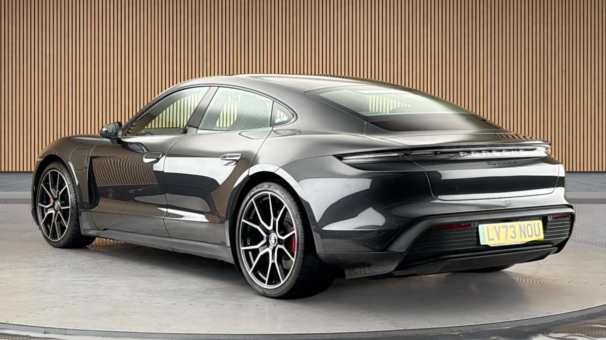 Porsche Taycan Image 2