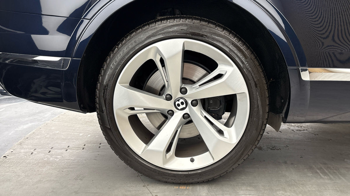 Bentley Bentayga Image 10