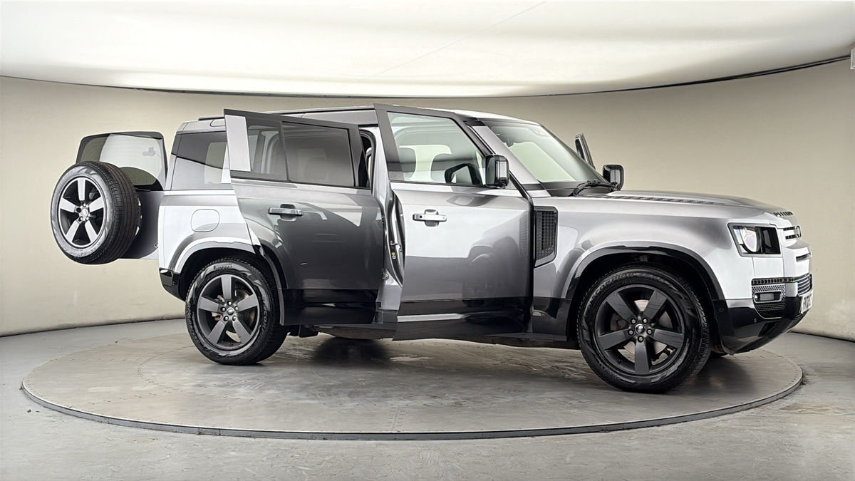 More views of Land Rover Defender 110