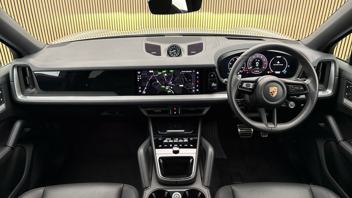 Porsche Cayenne Image 12