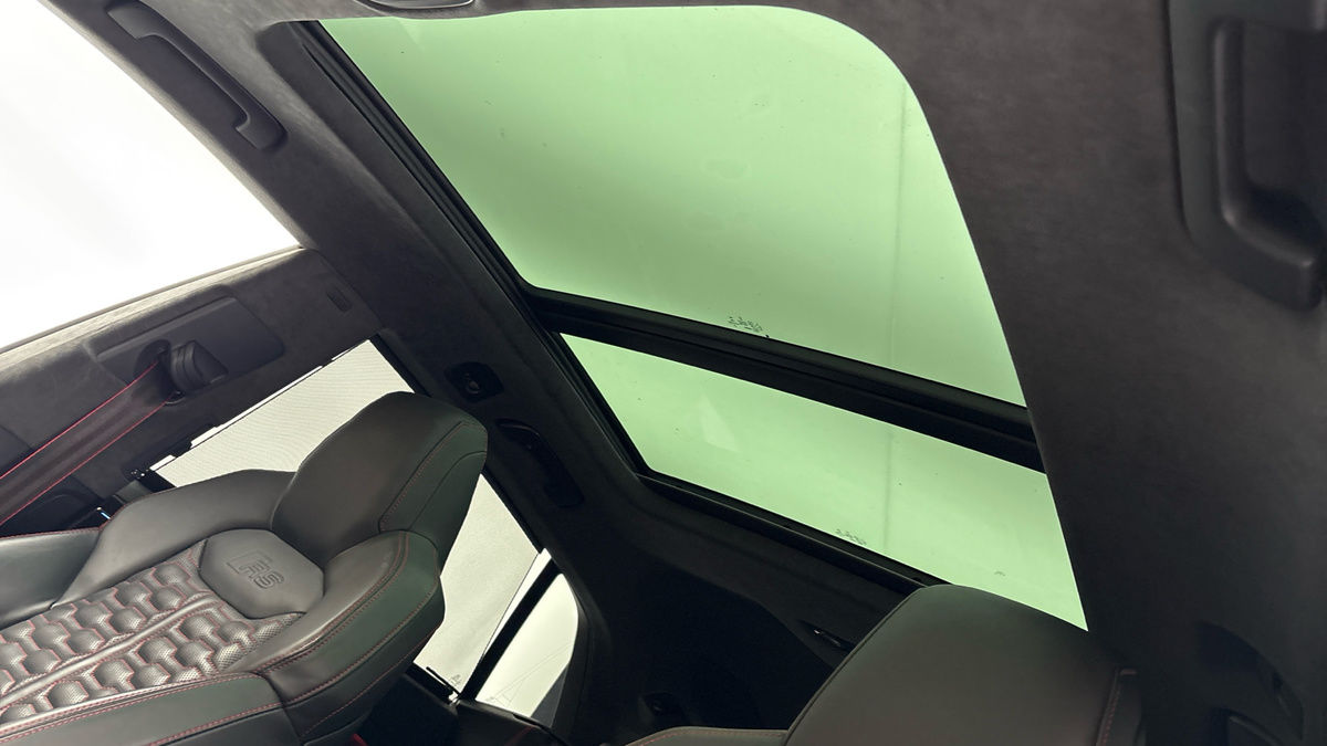 Audi RSQ8 Image 16
