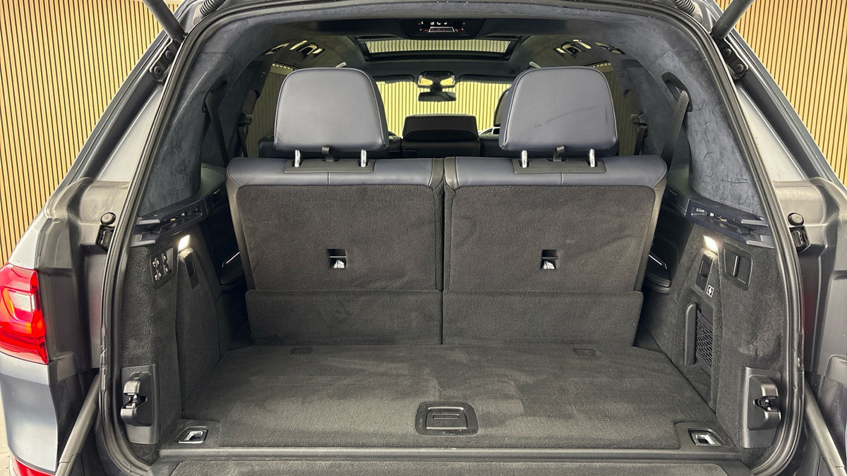 BMW X7 Image 11