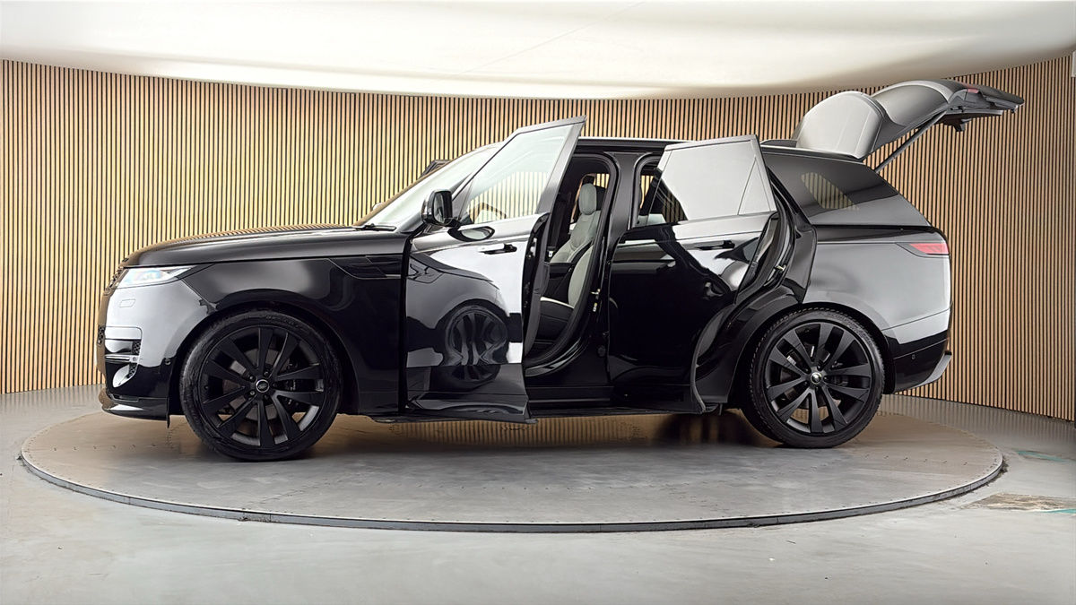 More views of Land Rover Range Rover Sport