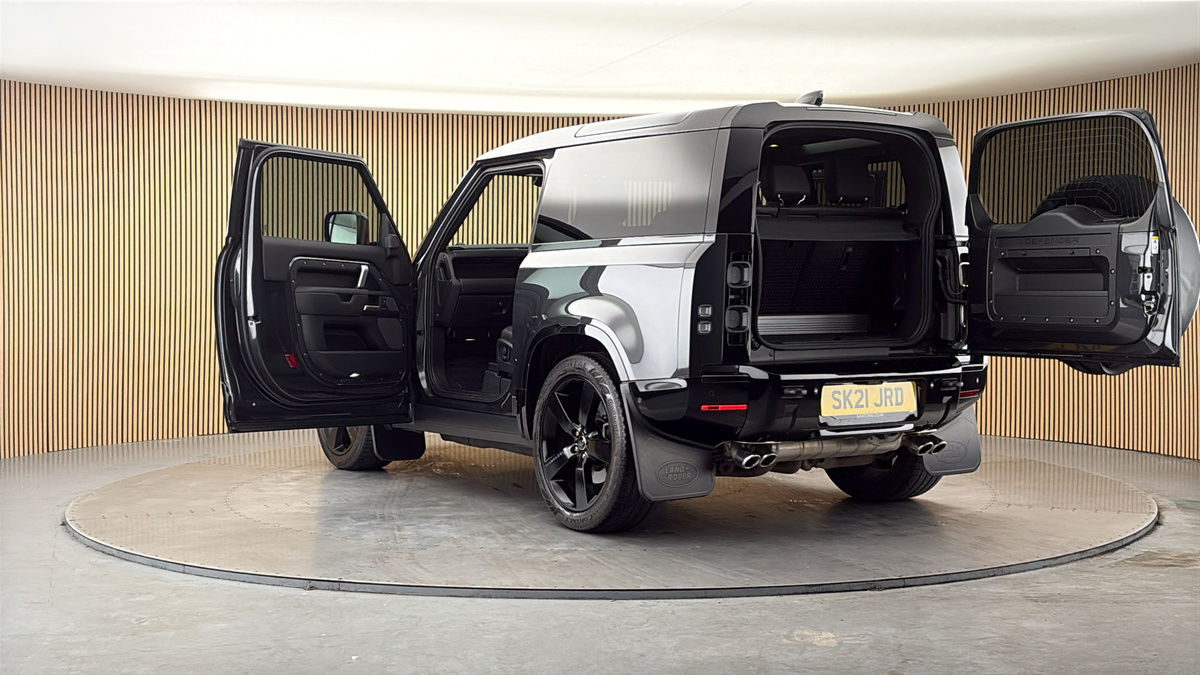 Land Rover Defender 90 Image 23