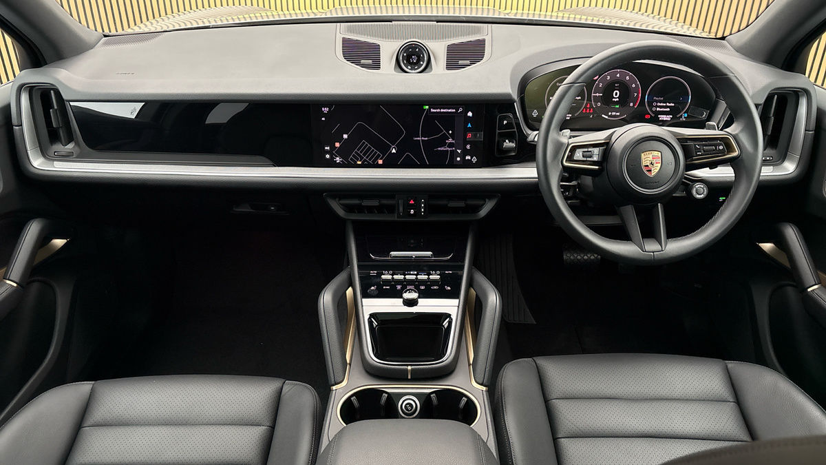 Porsche Cayenne Image 12