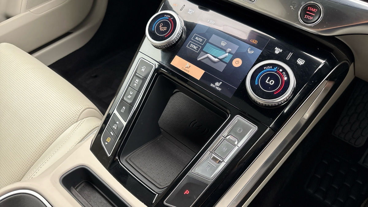 Jaguar I-PACE Image 28