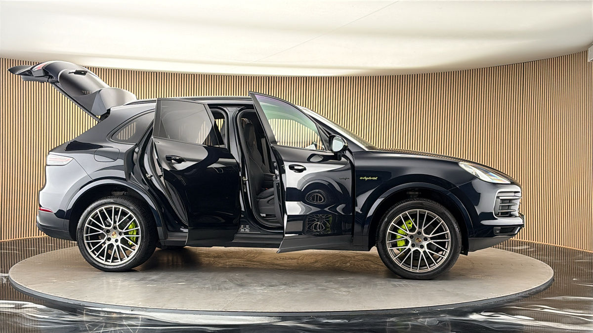 More views of Porsche Cayenne