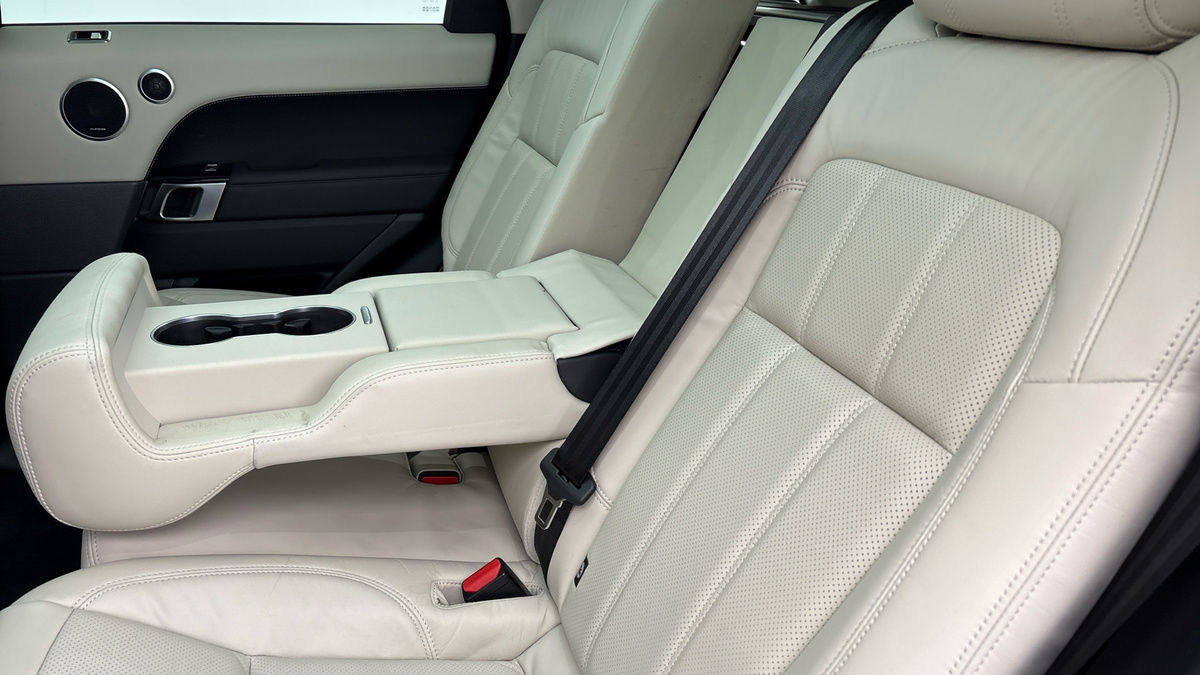 Land Rover Range Rover Sport Image 9