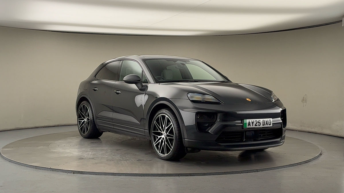 Porsche Macan Image 2