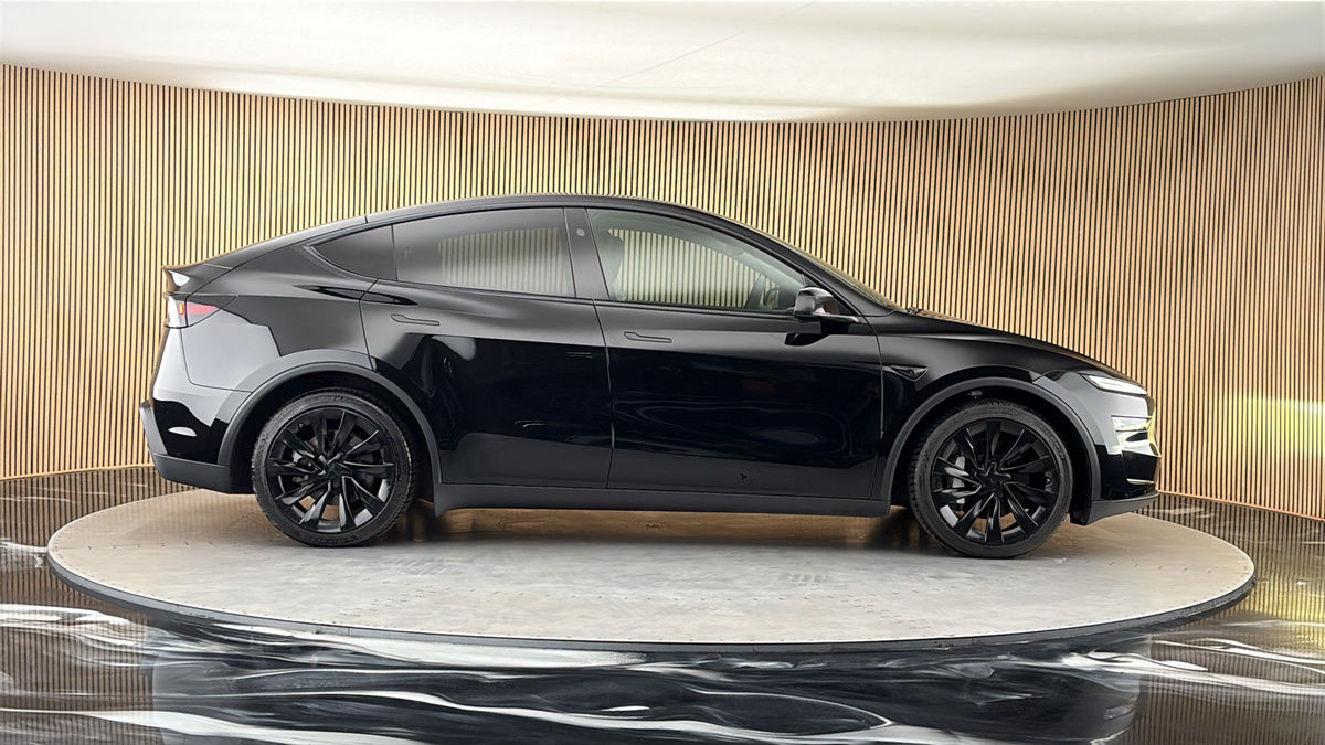 Tesla Model Y Image 16