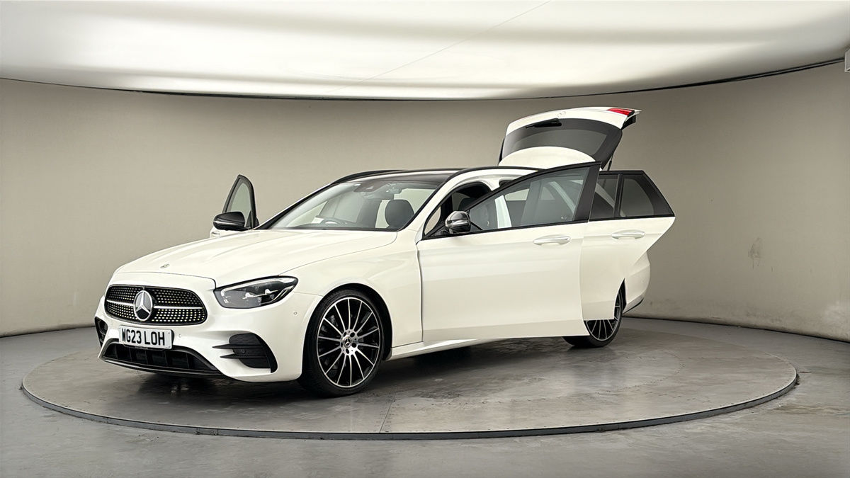 Mercedes-Benz E Class Image 22