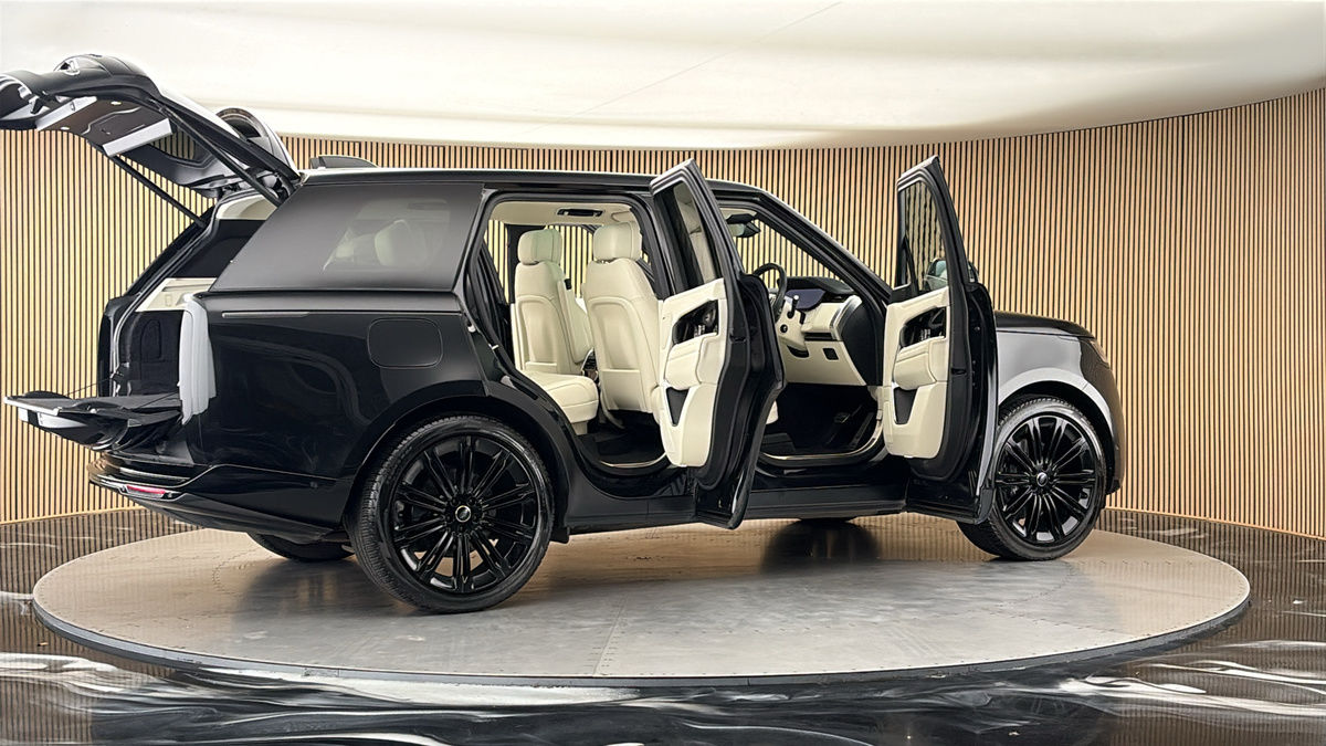 More views of Land Rover Range Rover
