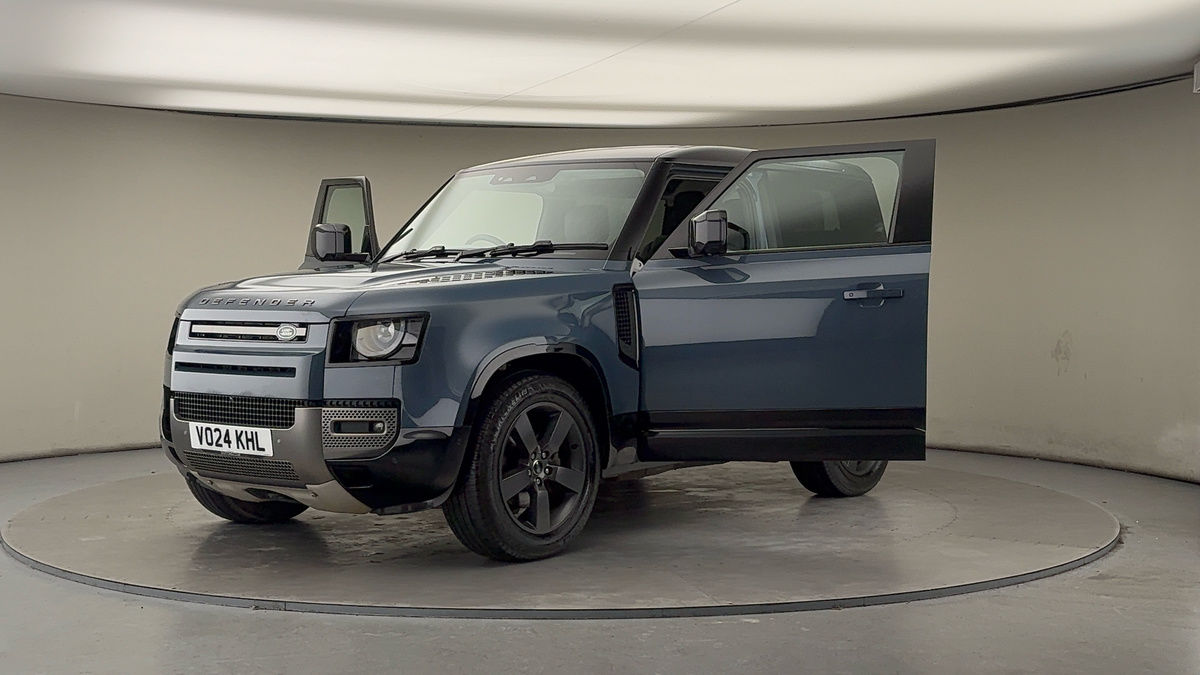 More views of Land Rover Defender 90