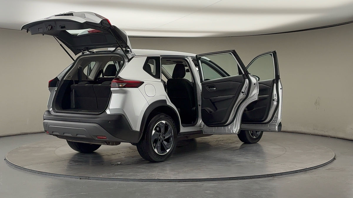 More views of Nissan X-Trail