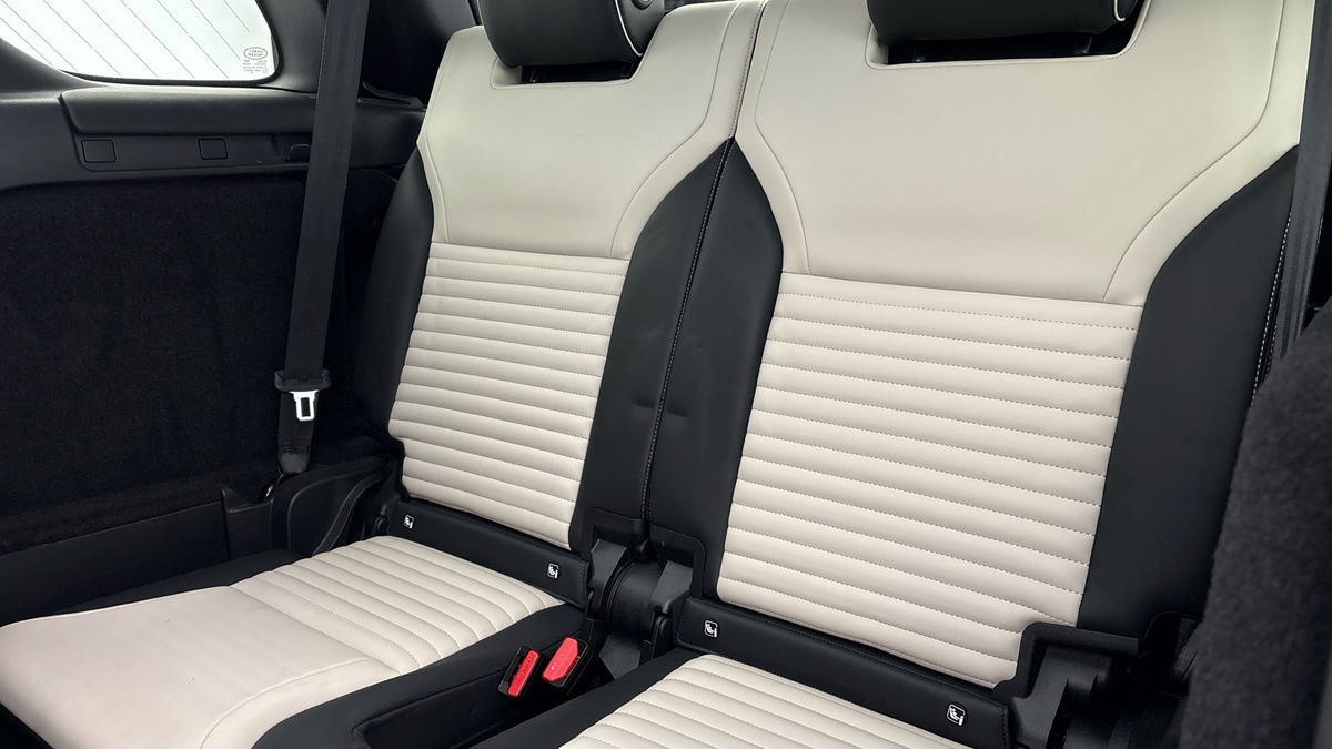 Land Rover Discovery Image 25