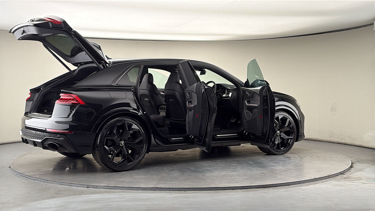 More views of Audi RSQ8