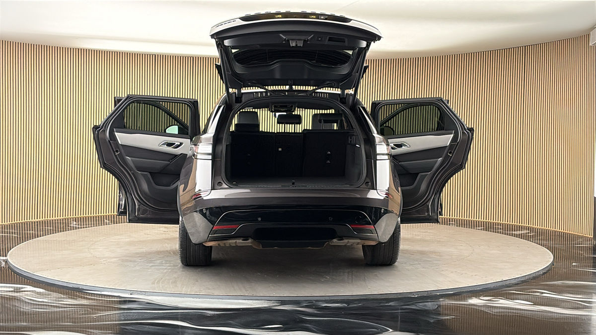 More views of Land Rover Range Rover Velar