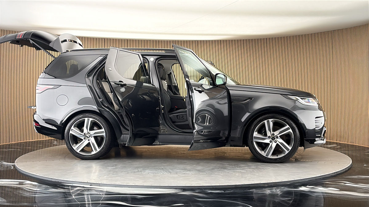More views of Land Rover Discovery
