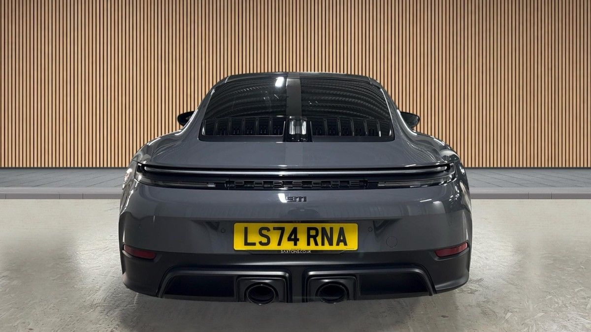 Porsche 911 Image 4