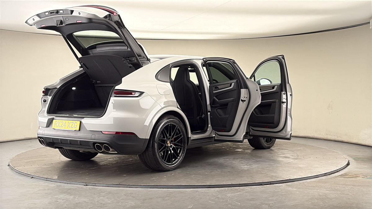 More views of Porsche Cayenne