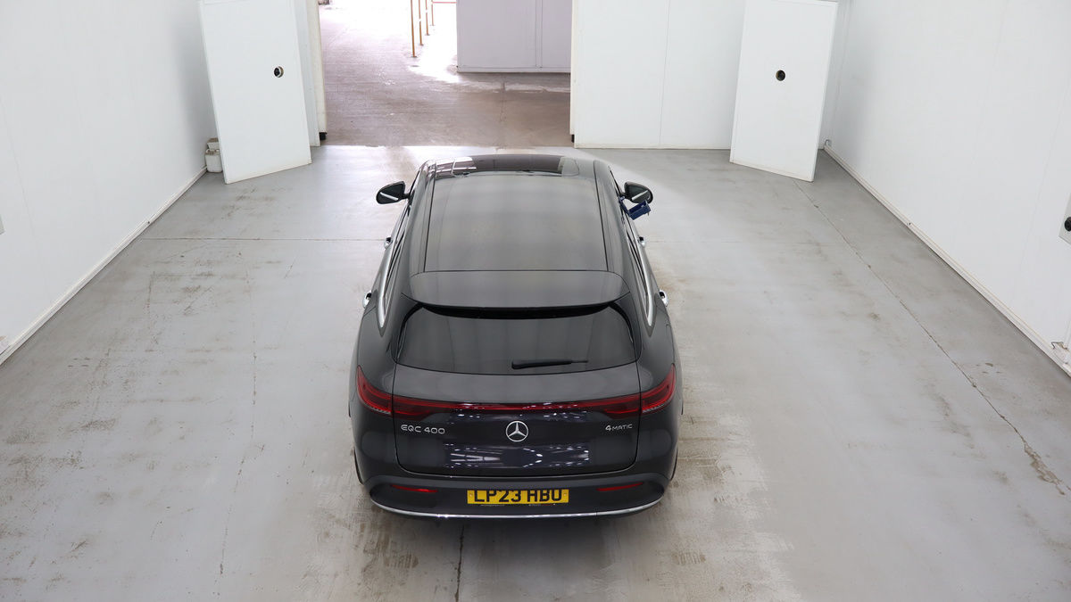Mercedes-Benz EQC Image 8