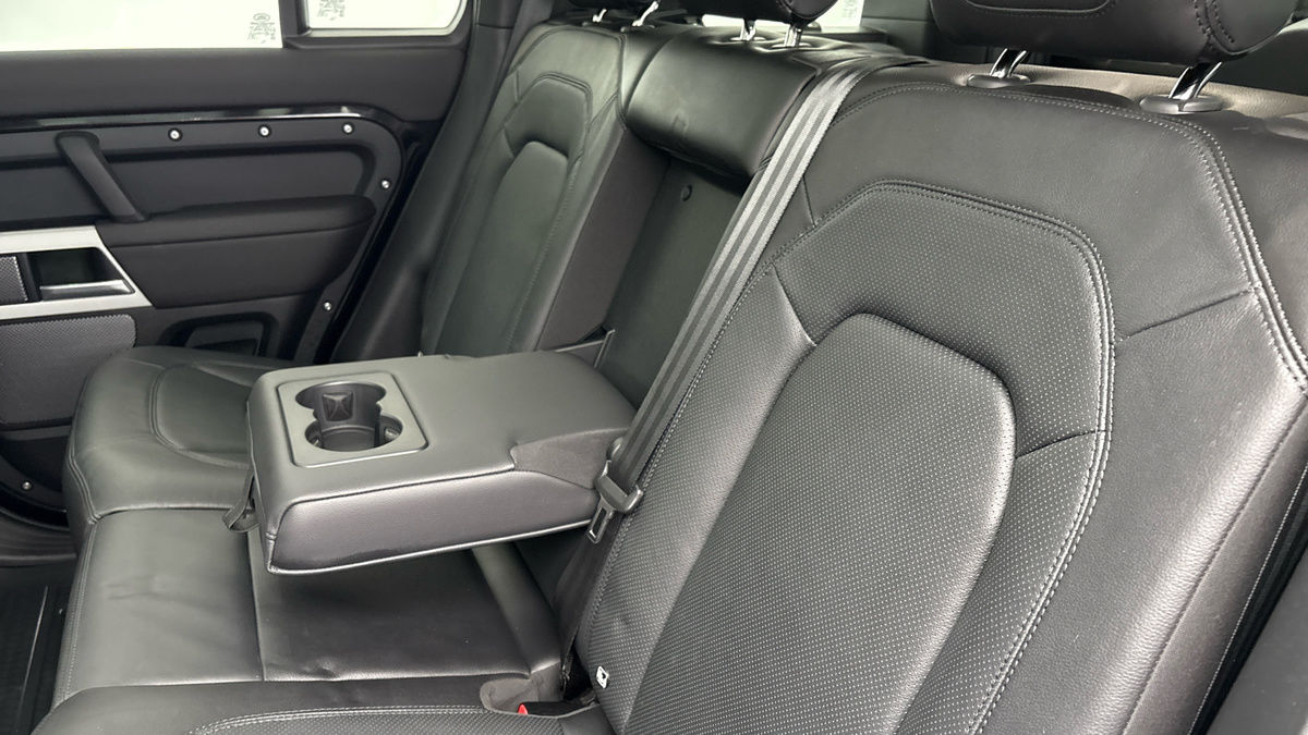 Land Rover Defender 110 Urban Image 9