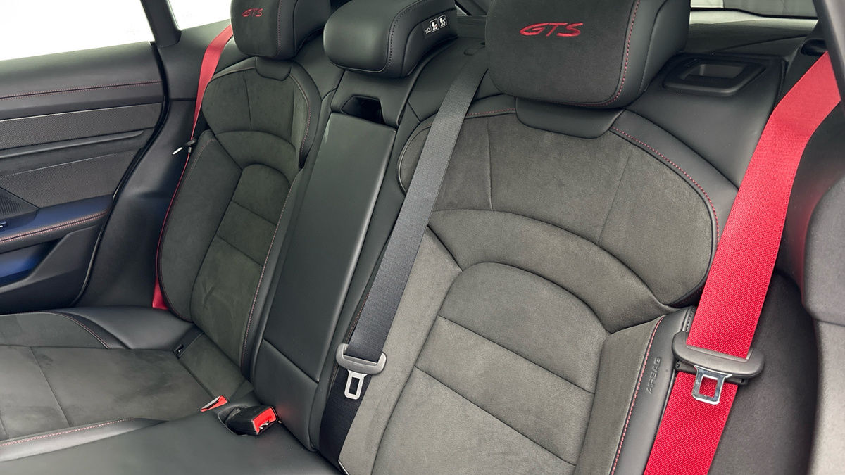 Porsche Taycan Image 8