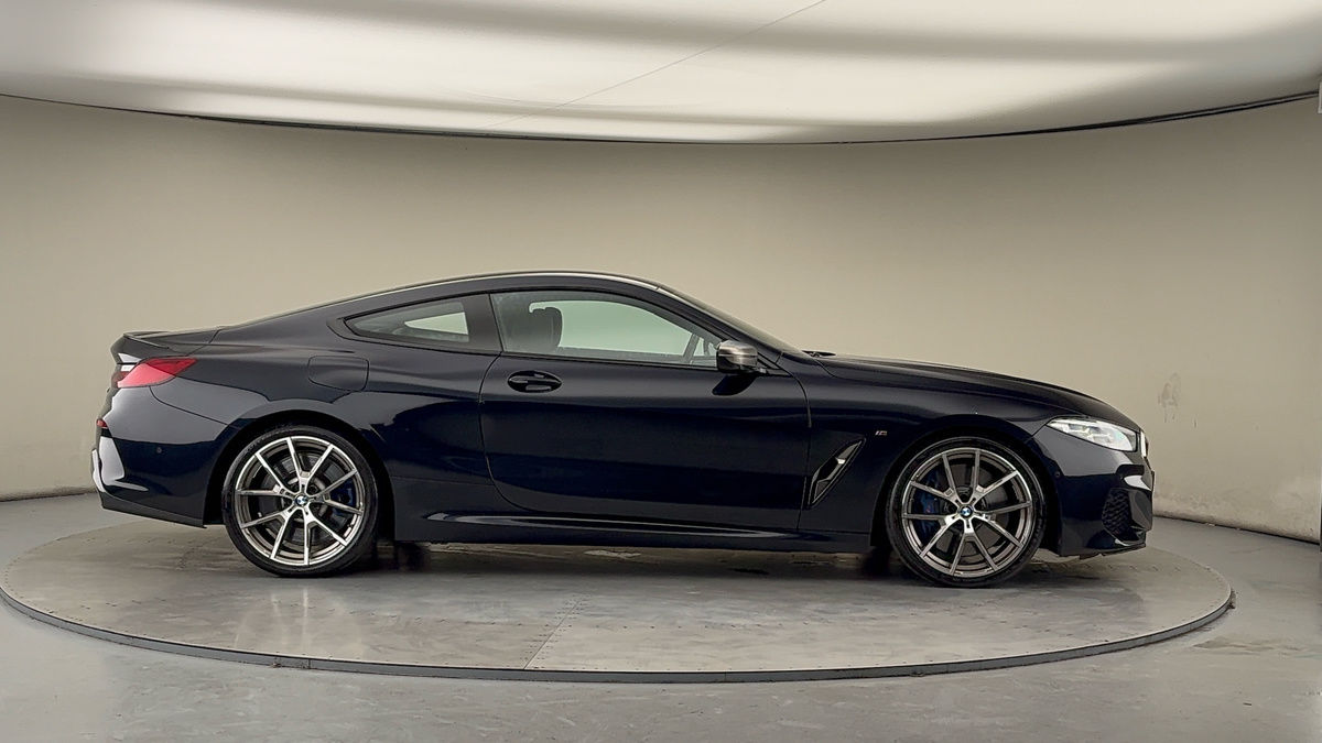 BMW 8 Series Image 16