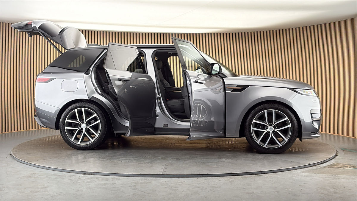 More views of Land Rover Range Rover Sport