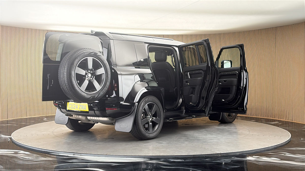 More views of Land Rover Defender 110