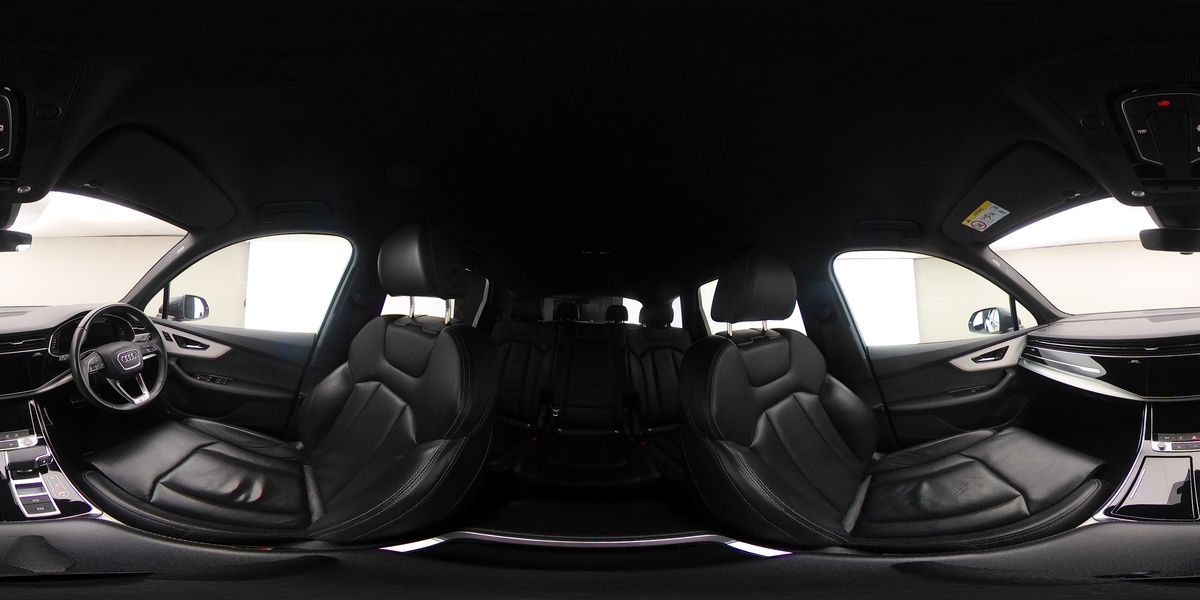 More views of Audi Q7