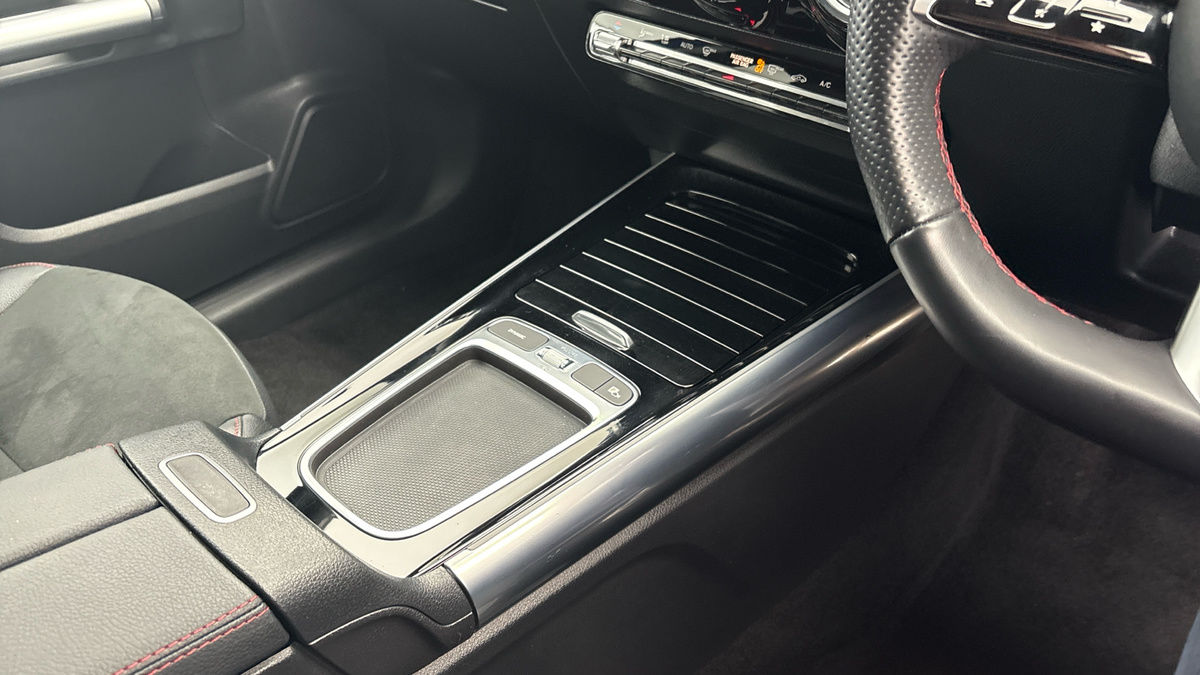 Mercedes-Benz EQA Image 18