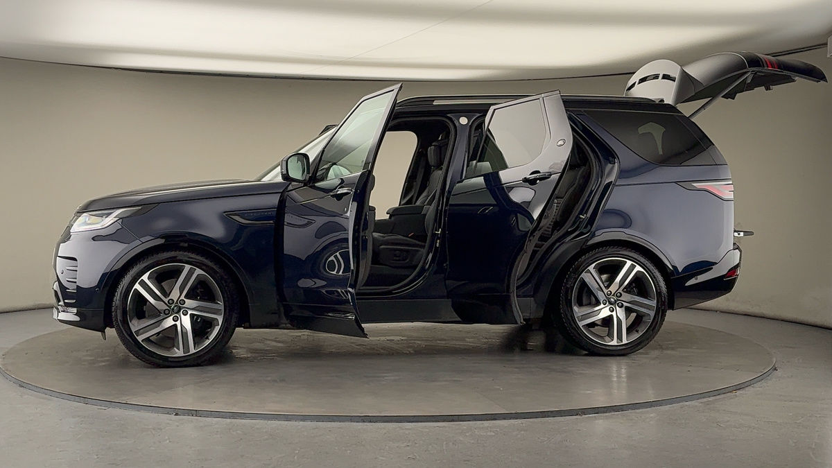 More views of Land Rover Discovery