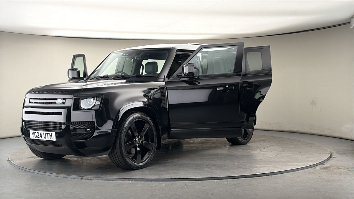 More views of Land Rover Defender 110