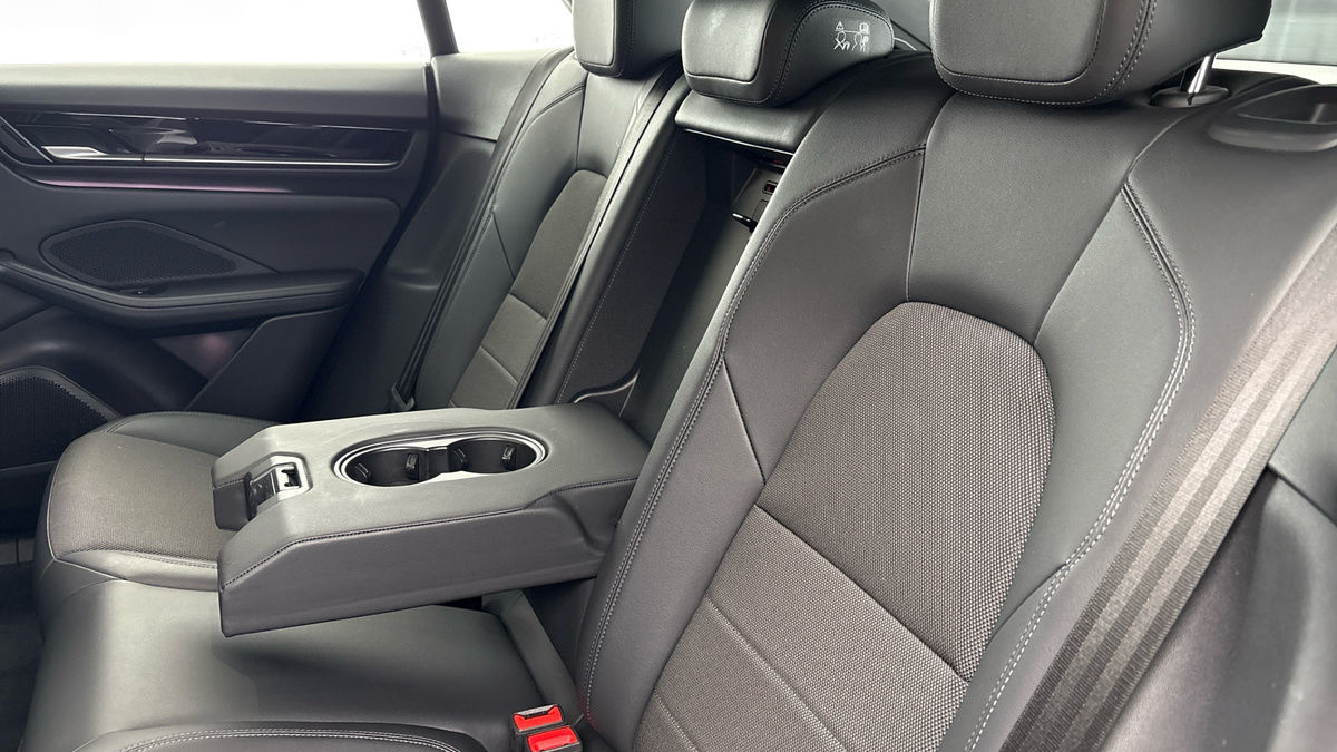 Porsche Macan Image 10