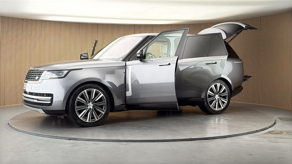 More views of Land Rover Range Rover
