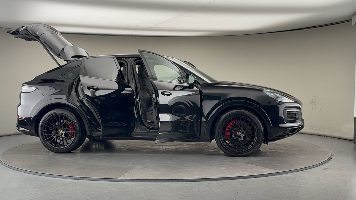 More views of Porsche Cayenne