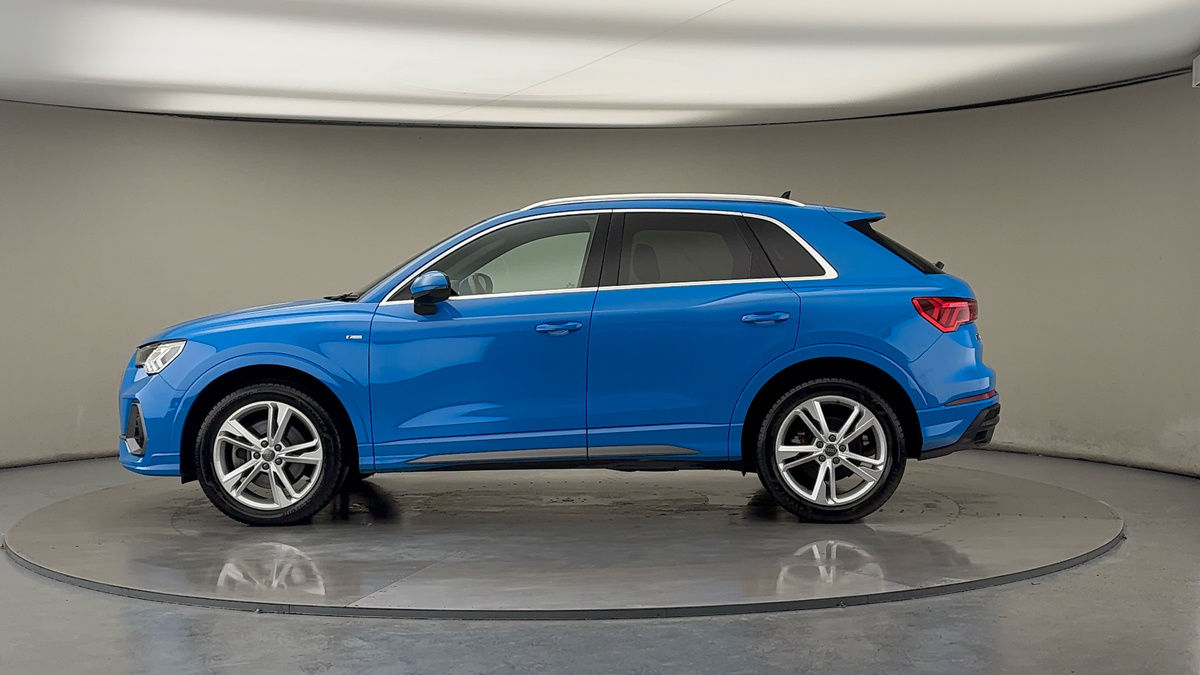 Audi Q3 Image 33